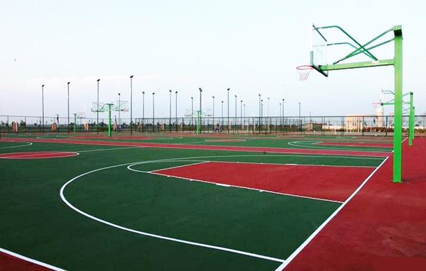 室外运动篮球场那种材料哪种好？