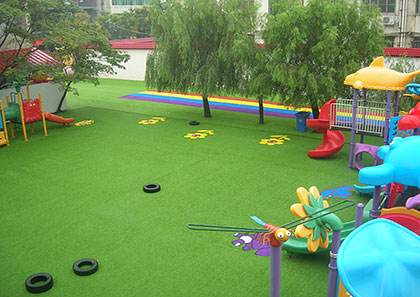 人造仿真草坪能用在幼儿园吗
